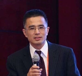 Headshot of Dr. Shoufeng Li, founder and CEO of Aucta Pharmaceuticals