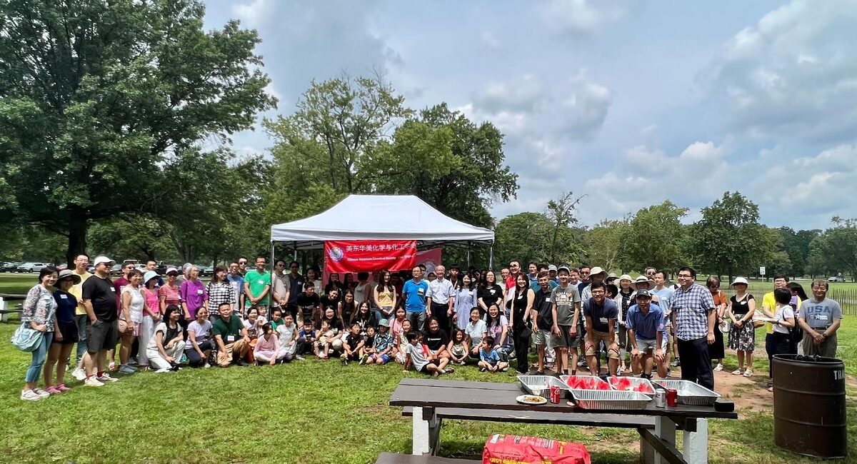 E-CACS members, friends, and families gathered for the Summer BBQ Picnic group photo at Donaldson Park
